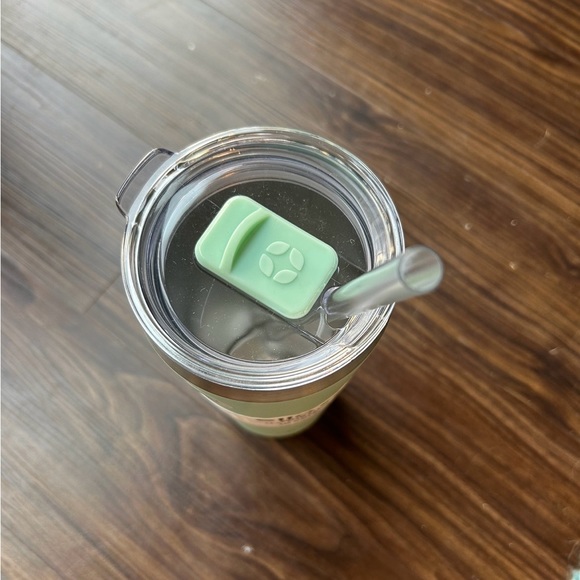 Ello Resuable Tumbler - Picture 2 of 3